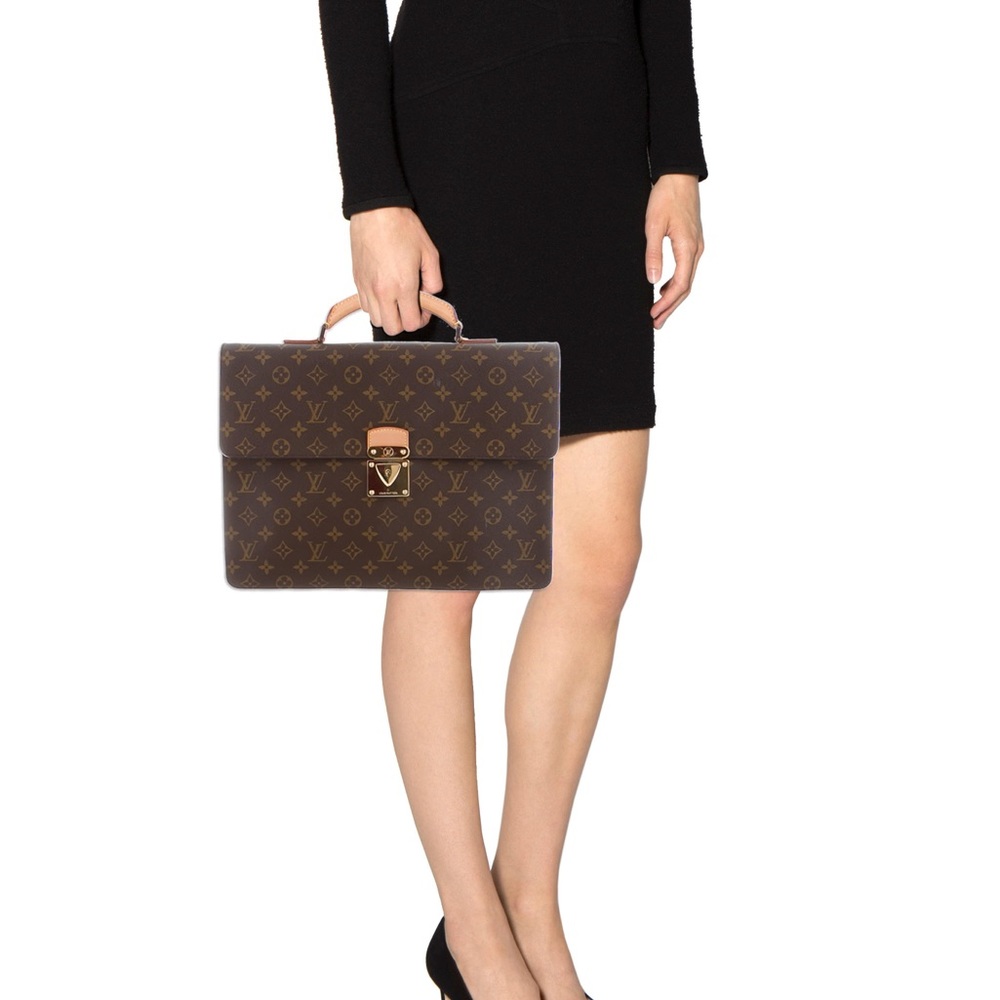 HTF Louis Vuitton Laguito. THIS bag closes deals!